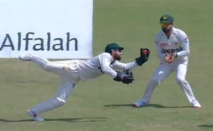 Mohammad Rizwan Takes Brilliant One-Handed Catch vs Bangladesh, Stuns Everyone - Watch