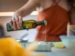 Olive oil may help protect against type 2 diabetes, review finds