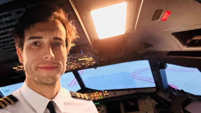Argentina flight instructor jumps from Cessna, student lands plane