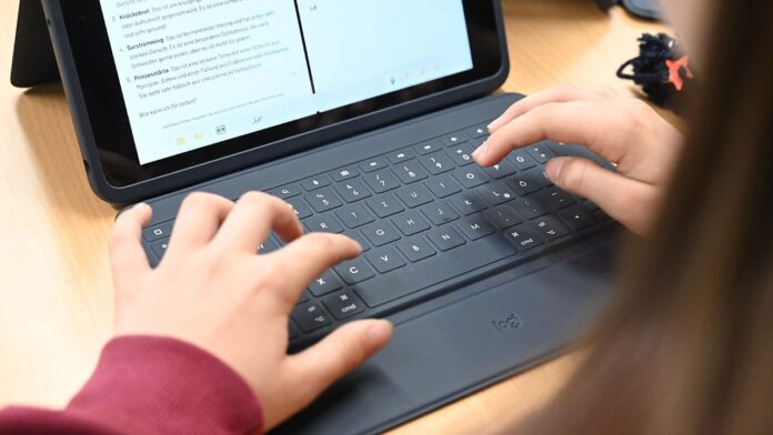 FTC warns prior fraud victims are being targeted by recovery scams