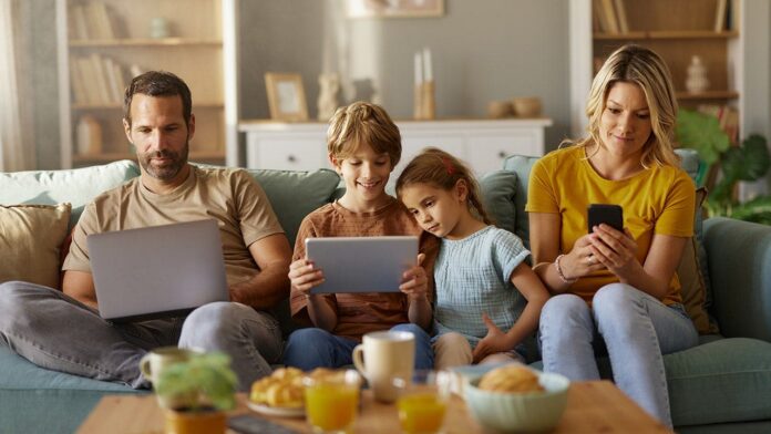 Surgeon general warns screen time harms kids' attention and memory