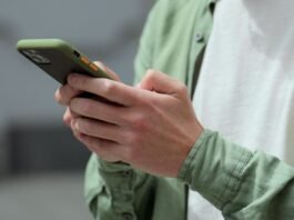 Apple sends mercenary spyware attack alerts to iPhone Lock Screen Apple sends mercenary spyware attack alerts to iPhone Lock Screen