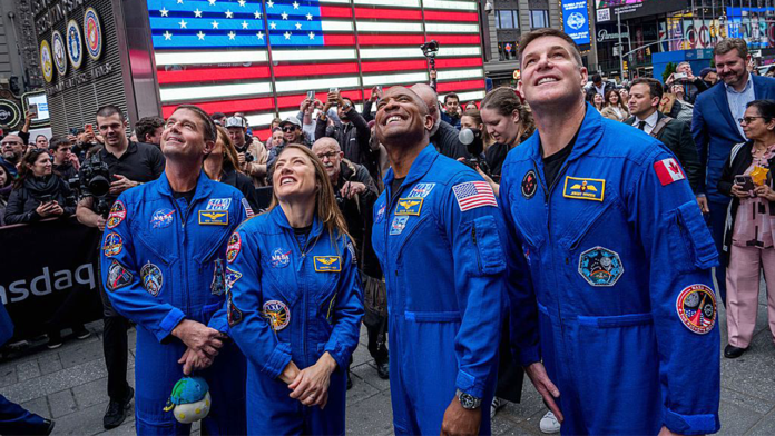 Mike Waltz gifts Artemis II crew MAGA-inspired hats as they reflect on mission