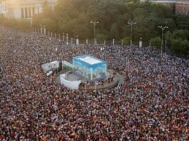 Spain protests erupt as Ceuta migrant crisis draws 50,000 to streets Spain protests erupt as Ceuta migrant crisis draws 50,000 to streets