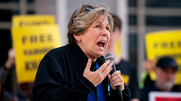Teachers unions linked to weaker student literacy scores, study finds