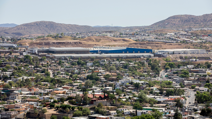 US government limits travel to Mexican border city amid security warning
