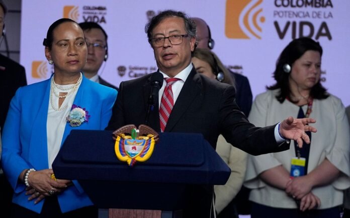 Gustavo Petro accused of trading public contracts for sex