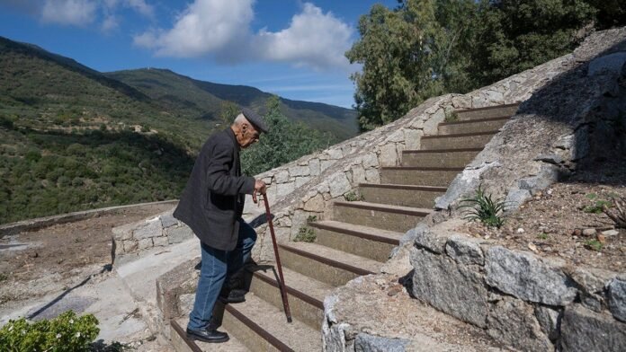 People living past 100 in small Italian village have 3 daily habits in common