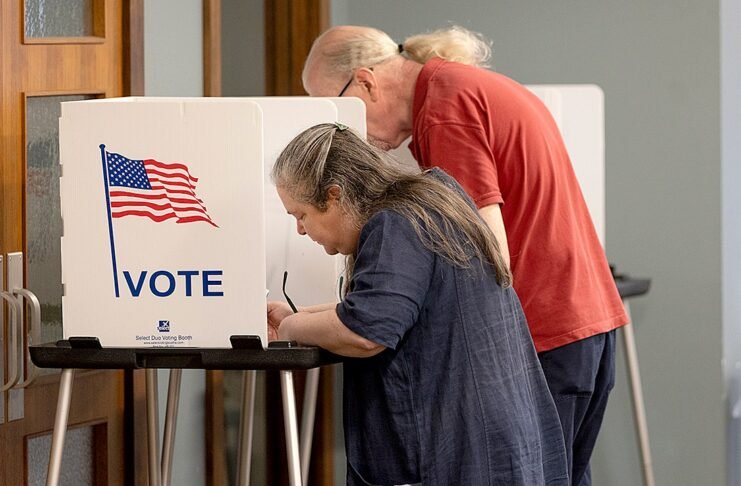 Researchers find 30 fake Texas campaign stores amid FBI scam warning